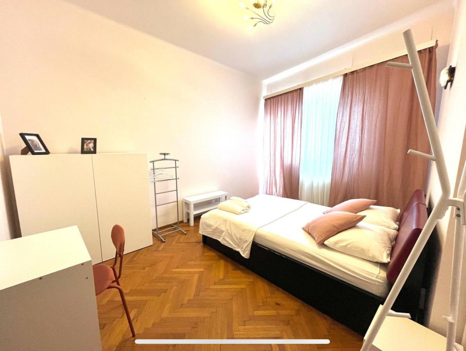Downtown Unirii Square Private Economy Rooms With Shared Amenities Bucarest Exterior foto