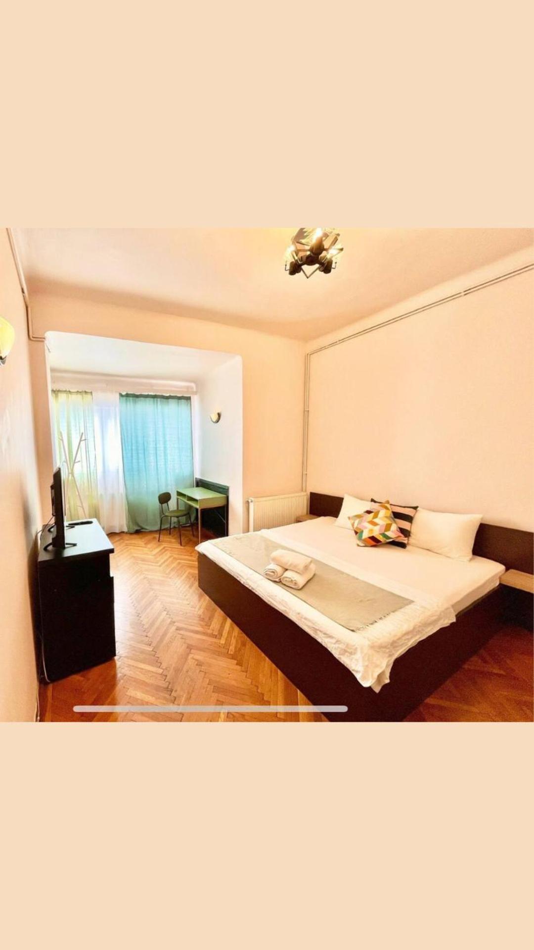 Downtown Unirii Square Private Economy Rooms With Shared Amenities Bucarest Exterior foto